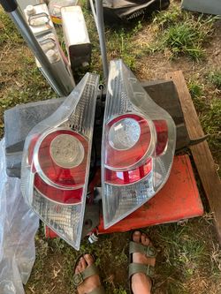 2010 Prius tail lights