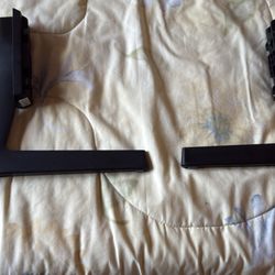 65” TV Samsung Stands(1set Of 2)— Bases Para TV Samsung de 65”(1 Par )