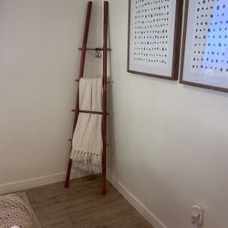 H&H Magnolia Decorative Ladder 