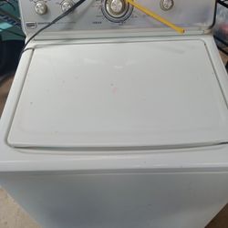 Maytag Washer Works Great , Comes With Free Older Working Maytag Dryer Electric