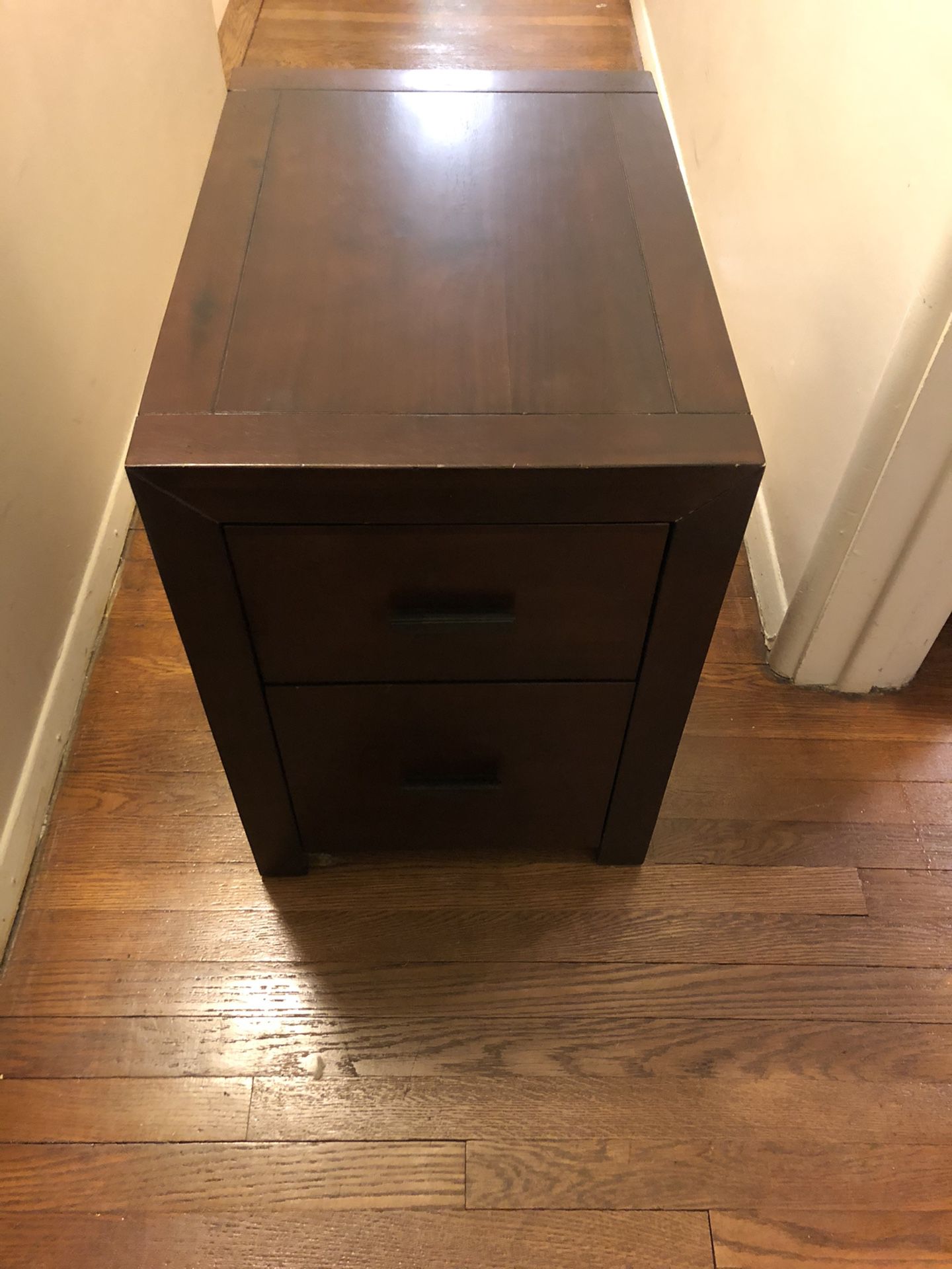 Wood 2-drawer file cabinet