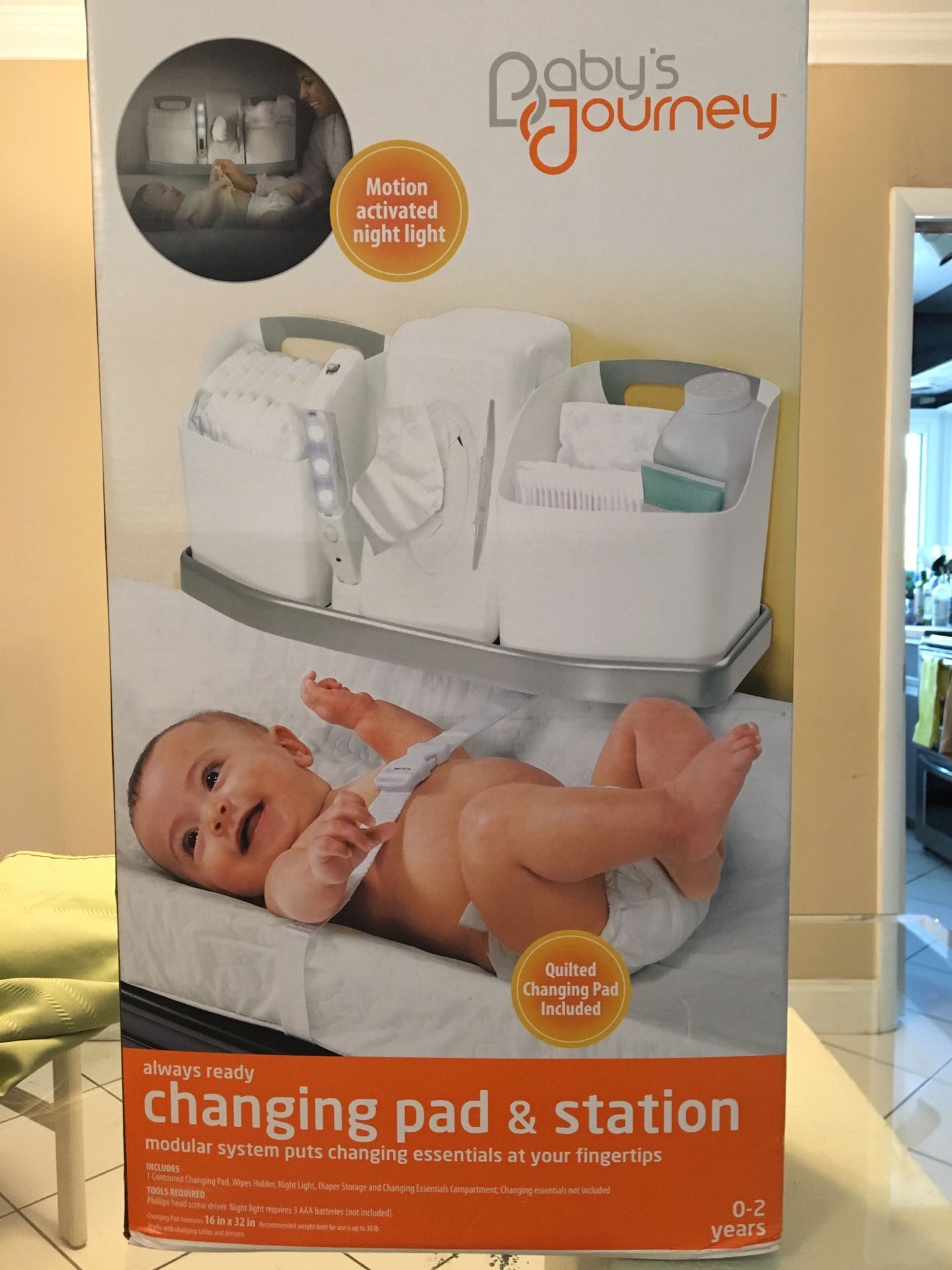 Baby station with pad