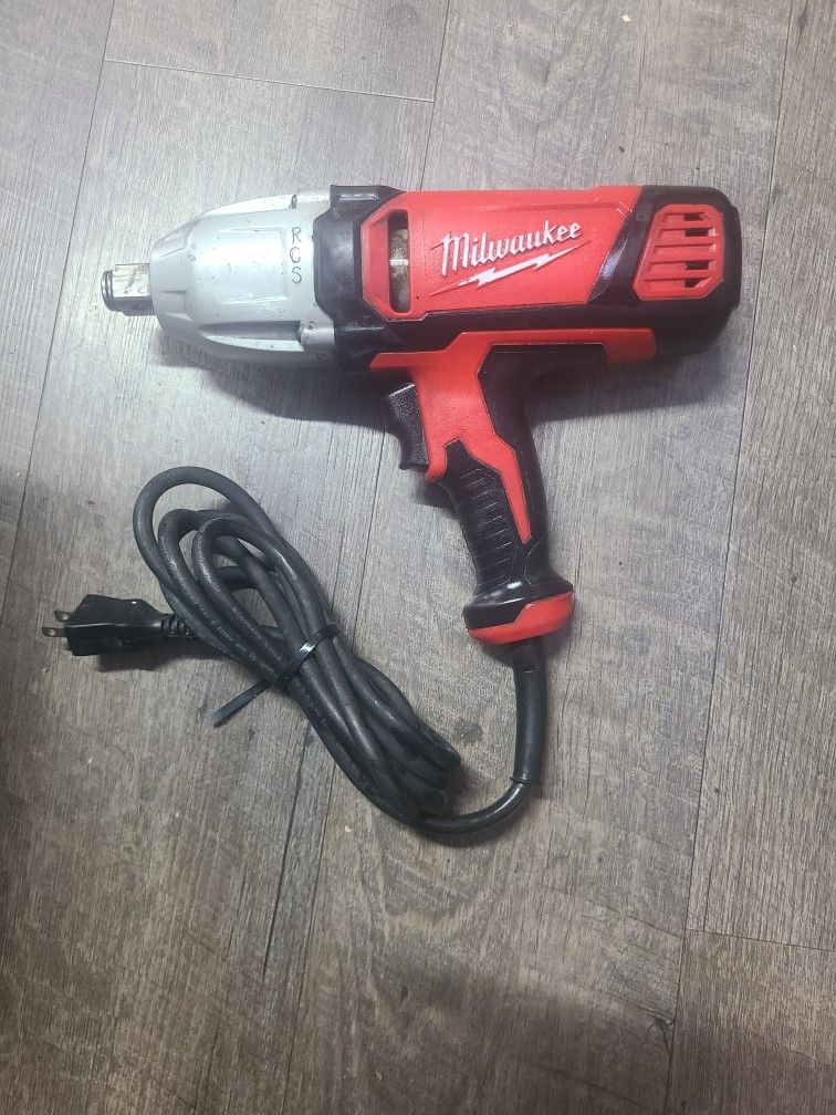 Milwaukee
3/4 in. Impact Wrench with Rocker Switch