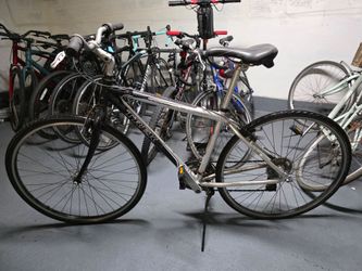 Trek 7000 Hybrid Bike