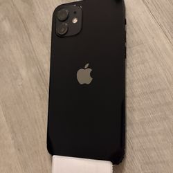 Unlocked Apple 🍎 iPhone 12 (Black) 64GB - Good Condition 