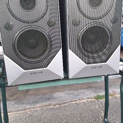 SET OF SPEAKERS BRAND CRAiG $30.00