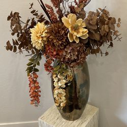 Ceramic Vase & Floral Arrangement - Stand 