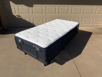 Twin icomfort by Serta hybrid mattress with electric adjustable base