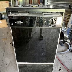 GE 18” Dishwasher for small spaces