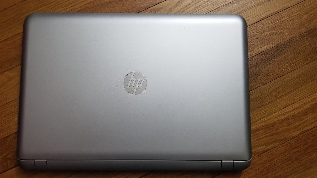 HP Pavilion Quad-Core AMD 2.0 Ghz A10 - Full HD 17.3" Touchscreen, with B&O Play