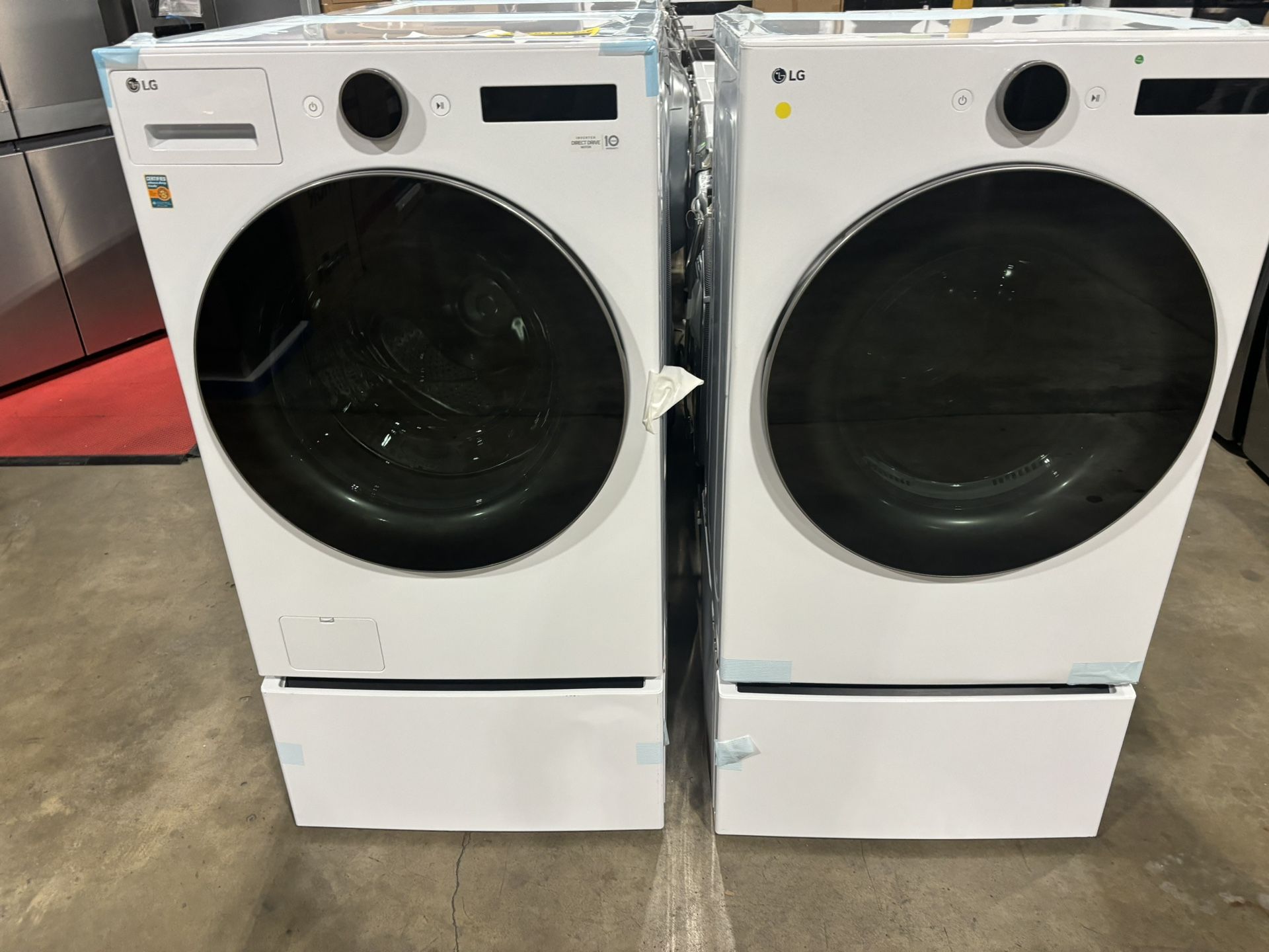 Lg Washer And Dryer Set With Pedestal