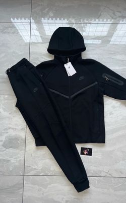 Nike tech