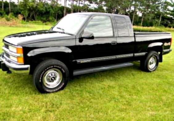 ﻿PRICE$5OO '96 Silverado Clean