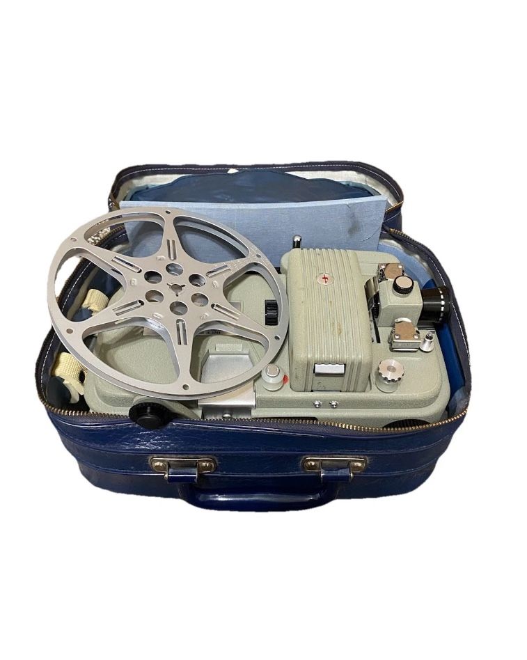 Vintage SEKONIC Model 80P / 8MM Film Projector Japan In Leather Carry Case Vintage SEKONIC Model 80P / 8MM Film Projector Japan In Leather Carry Cas