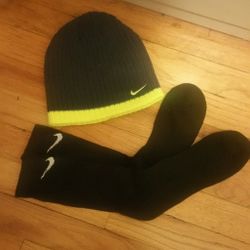 Kid's Nike gray hat and black socks, Large , new with tag