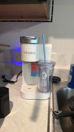 keruig iced coffee/ hot maker with og cup