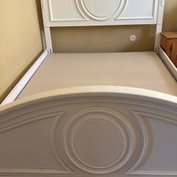 Full Size White Bed