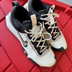 Nike Air Diamond Varsity Turf Size 11.5