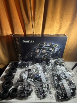 Lego Batman Batmobile Tumbler 76240 New open box