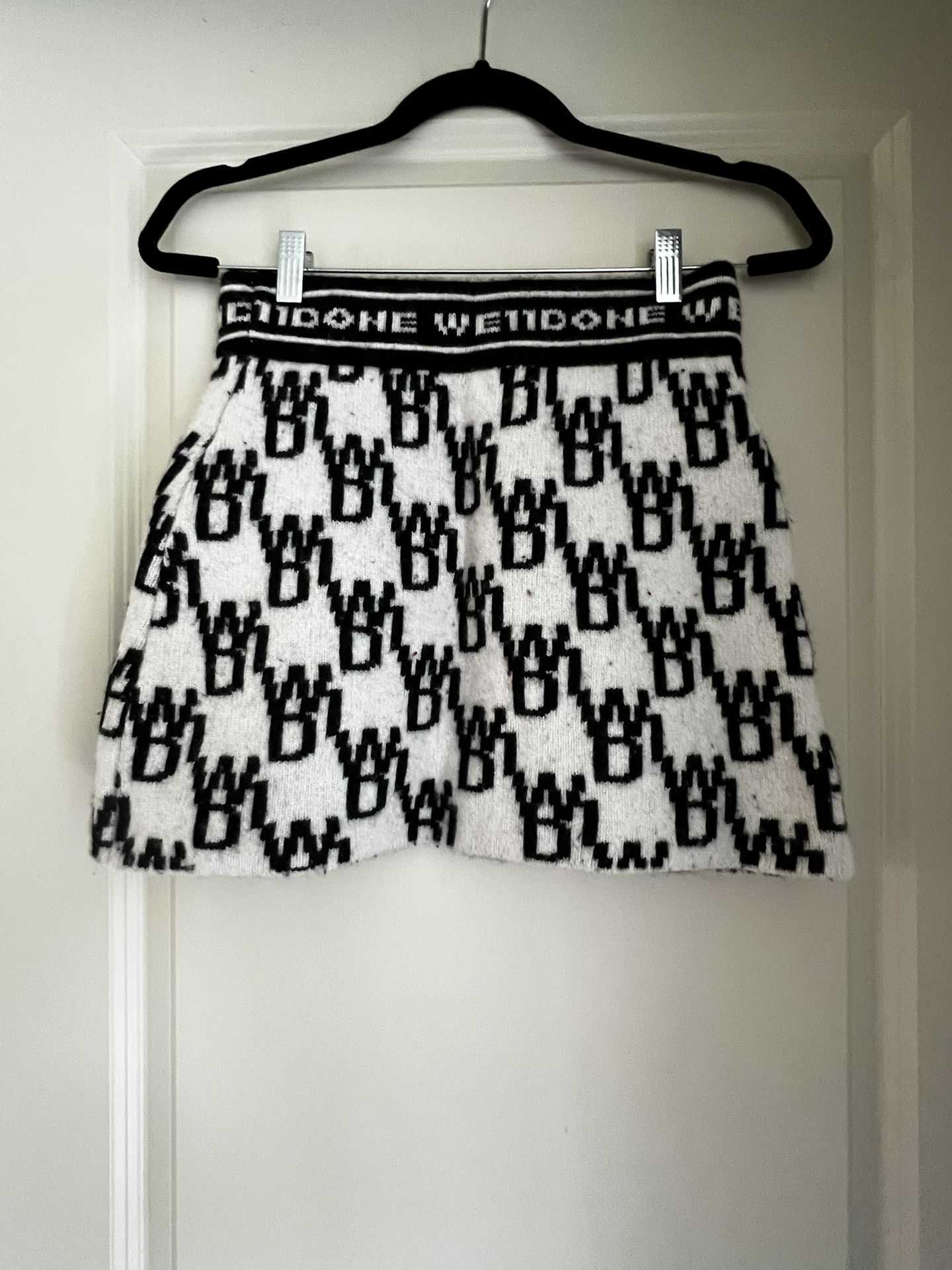 WE11DONE Logo Jacquard Mini Skirt – Black & White Knit, Authentic
