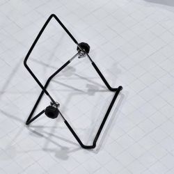 Canvas Holder