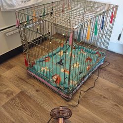 Adorable Gold Dog Kennel. Everything Included. 