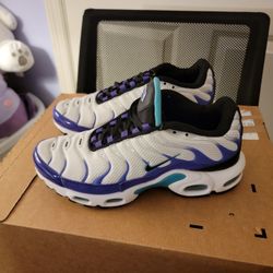 nike brand new womans size 8