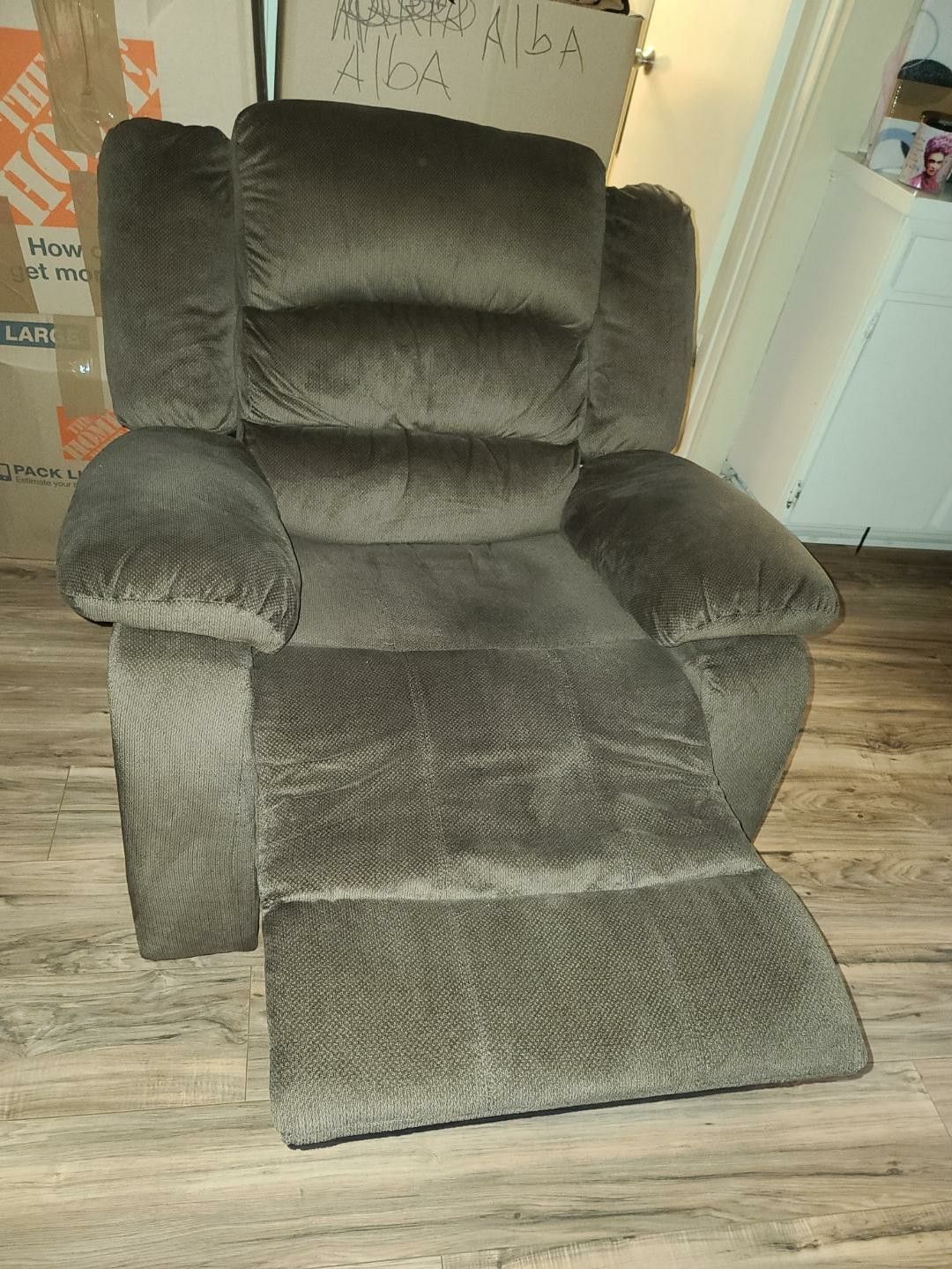 Sofa recliner & recliner