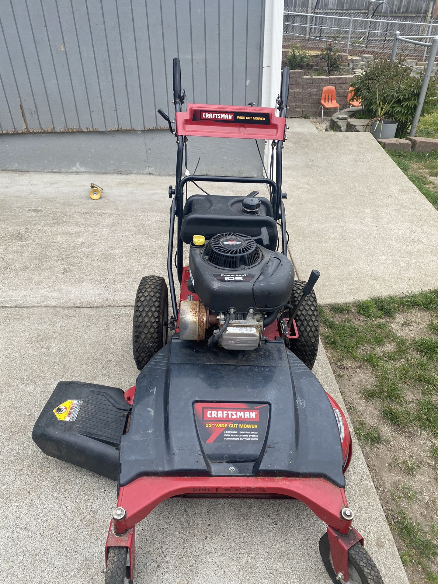 Comercial Lawn Mower. Craftsman 