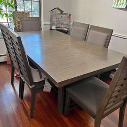 Dinning And Set Table 