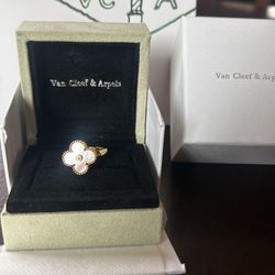 VCA  Alhambra Ring 52 Yellow Gold, Diamond, Onyx, white mother of pearl 