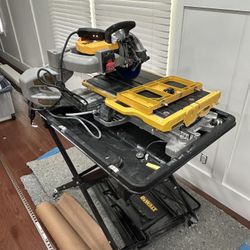 DeWalt Wet Tile Saw w/ Stand — Basically Brand New!
