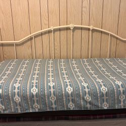 Trundle Day Bed