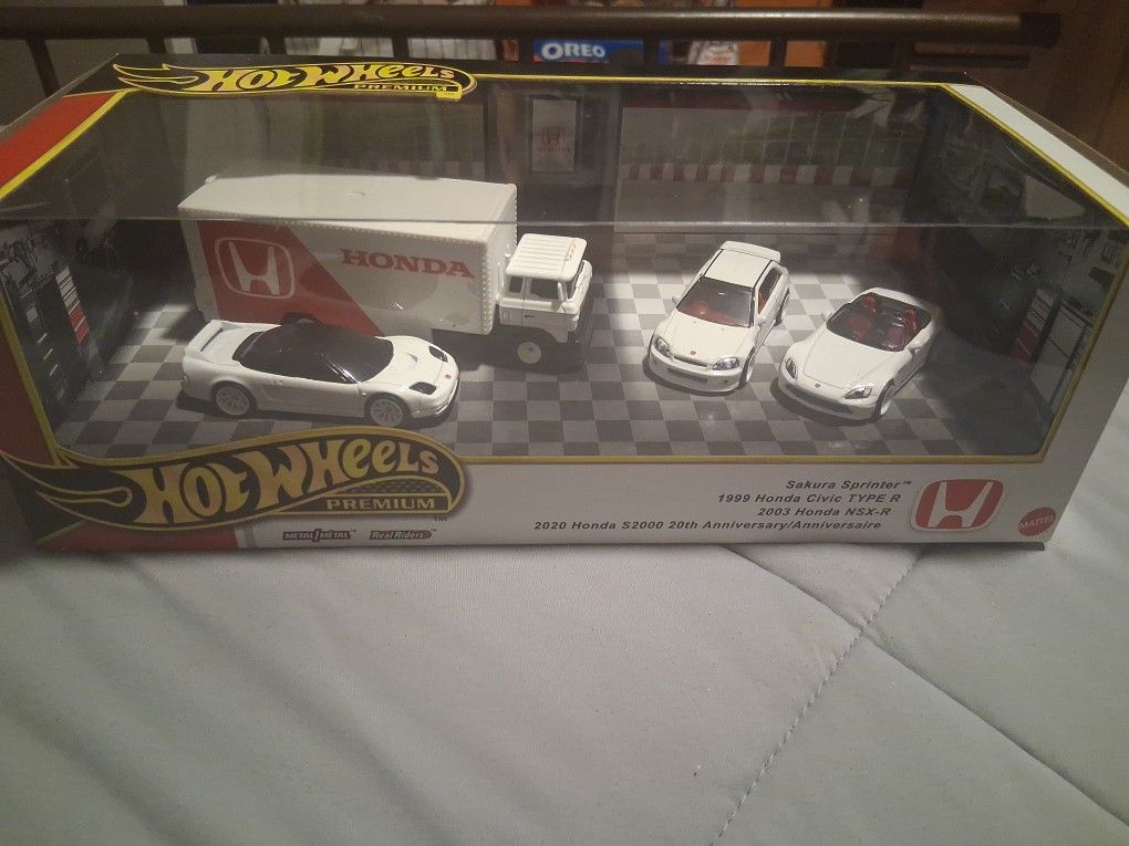 Hotwheels Premium "2020 HONDA S2000   30TH ANNIVERSARY SERIES 