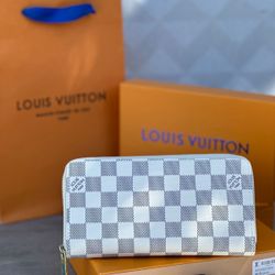 LV Wallet Duplicate 