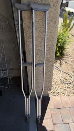 Adjustable Underarm Crutches