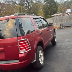 2004 Ford Explorer