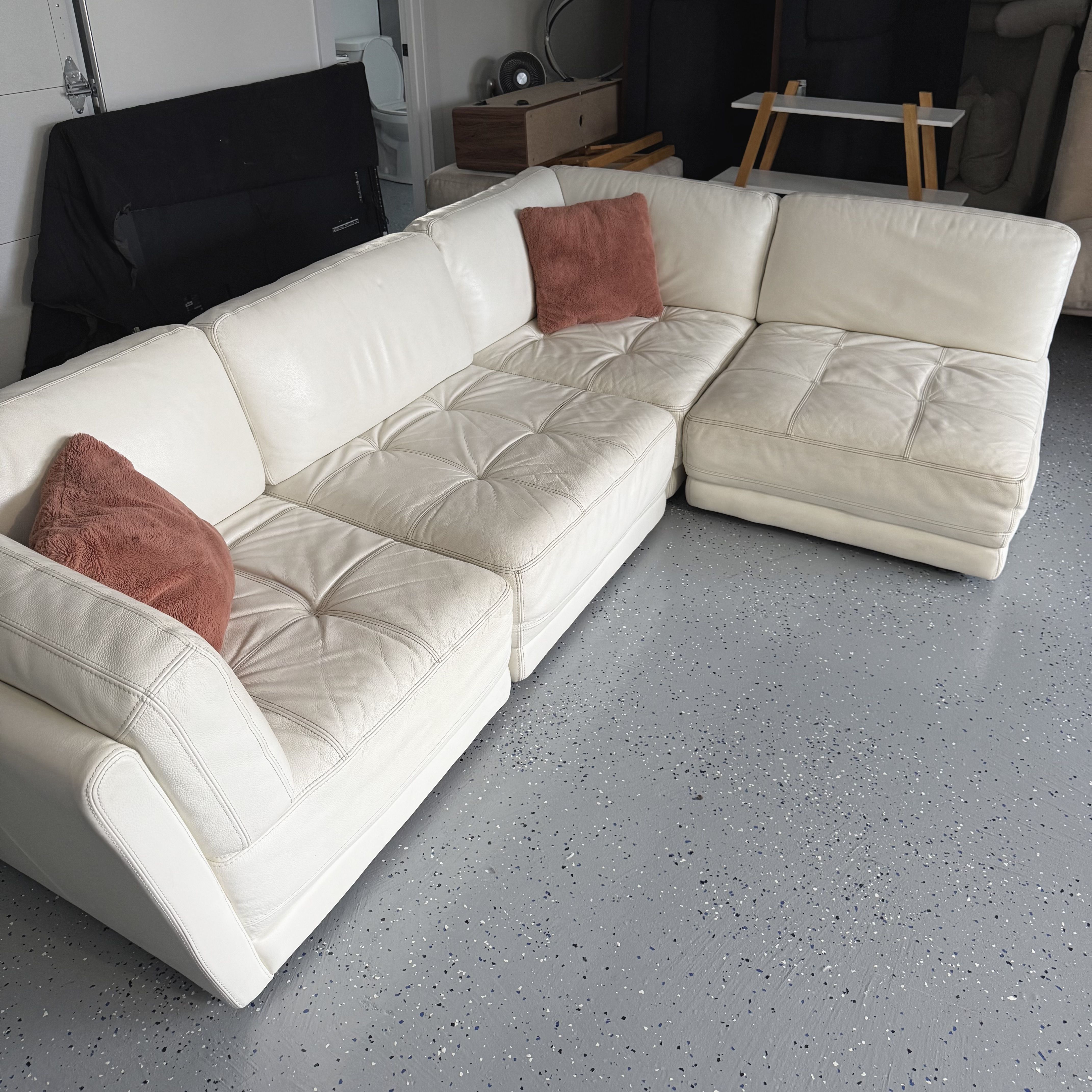 Chateau D ‘Ax White Italian Leather 4pc Modular Sectional Sofa