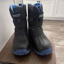 Kids Snow Boots Size 3 