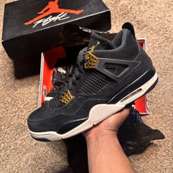Jordan 4 "Royalty"