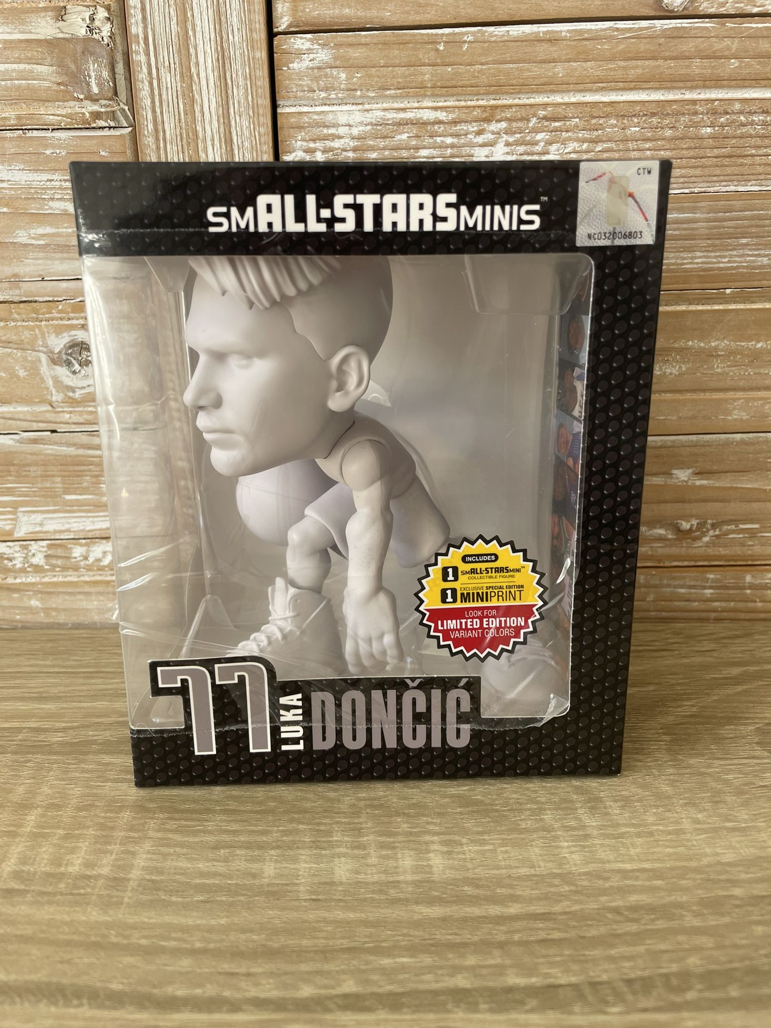 Luka Doncic Small Stars Ultra RARE White Variant /289 Limited Edition NEW Dallas Brand New 100% authentic! Check out photos for further details and f