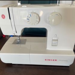 Singer Sewing Machine