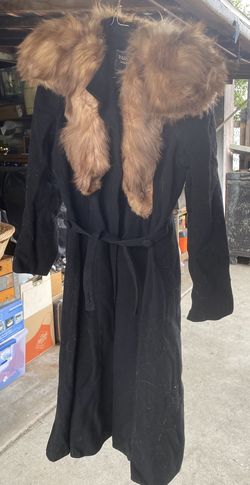 Vintage wool coat with real fur collar