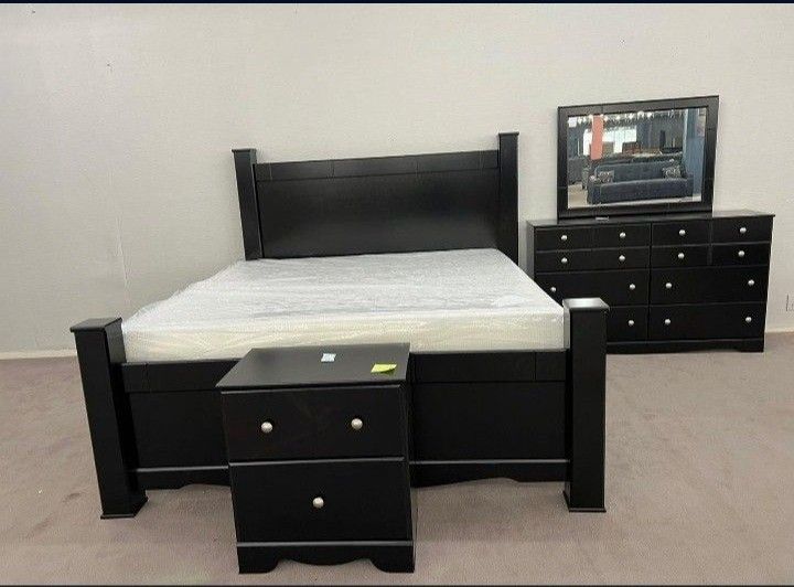 4 Pieces Bedroom Set By Ashley
