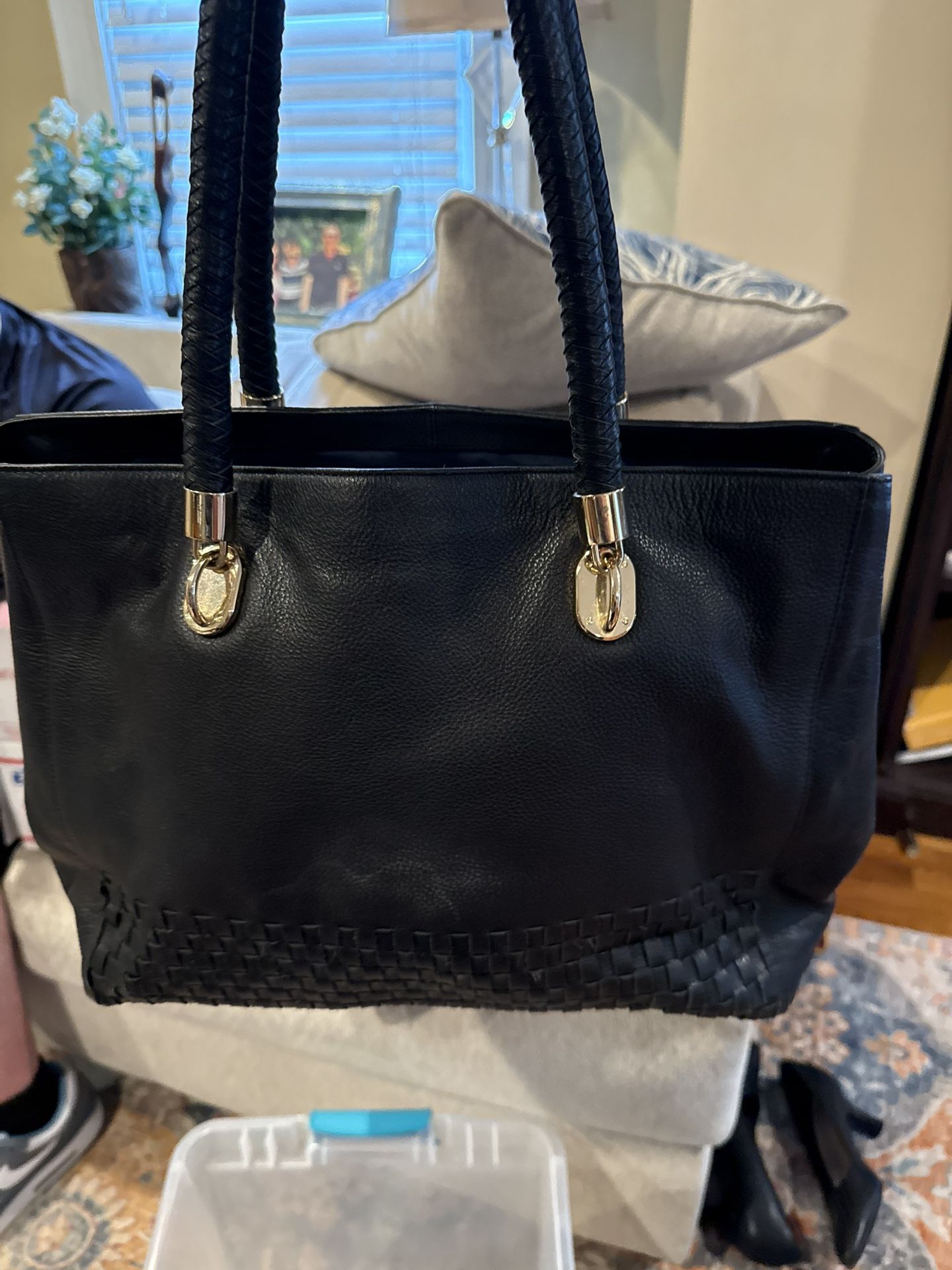 Cole Haan Leather Purse. Beautiful Condition $475 Retail only $90