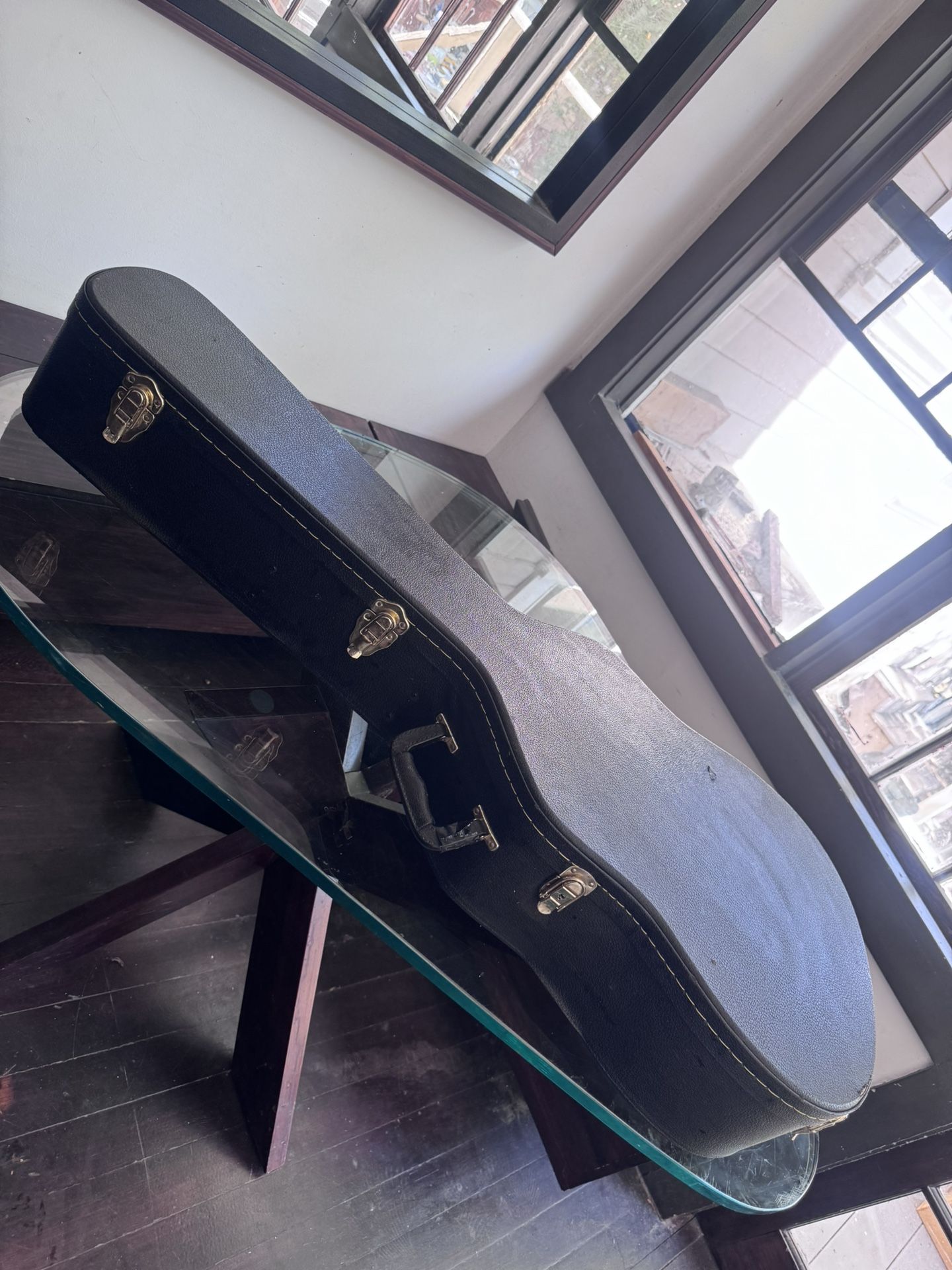 Acoustic Guitar Case Great Cond