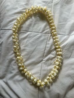 Puakenikeni lei’s for sale