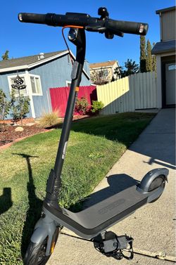 Segway - E2 Pro Electric Scooter - Efficient Commuter Scooter w/ 21.7 Mile Range, 18.6 MPH Speed