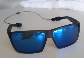Costa Del Mar Ricon Sunglasses with holder