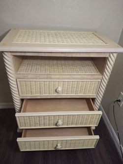 Beige Wicker/Wood 3-Drawer Nightstand w/ Open Shelf, Knob Pulls 18in